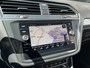 Volkswagen Tiguan Allspace 1.5 TSI 2x R-Line 7p. / AUTOMAAT/ 7-PERSOONS/ LEER/ CAMERA/ PARK. SENSOREN V+A/ TREKHAAK/ APP-CONNECT/ STOEL VERWARM./ KEYLESS/ VIRTUAL COCKPIT/ ELEK. ACHTERKLEP/ LED/ NAVI/ CLIMA/ DAB/ ACC/ 19" LMV