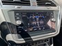 Volkswagen Tiguan Allspace 1.5 TSI 2x R-Line 7p. / AUTOMAAT/ 7-PERSOONS/ LEER/ CAMERA/ PARK. SENSOREN V+A/ TREKHAAK/ APP-CONNECT/ STOEL VERWARM./ KEYLESS/ VIRTUAL COCKPIT/ ELEK. ACHTERKLEP/ LED/ NAVI/ CLIMA/ DAB/ ACC/ 19" LMV