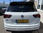 Volkswagen Tiguan Allspace 1.5 TSI 2x R-Line 7p. / AUTOMAAT/ 7-PERSOONS/ LEER/ CAMERA/ PARK. SENSOREN V+A/ TREKHAAK/ APP-CONNECT/ STOEL VERWARM./ KEYLESS/ VIRTUAL COCKPIT/ ELEK. ACHTERKLEP/ LED/ NAVI/ CLIMA/ DAB/ ACC/ 19" LMV