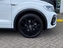 Volkswagen T-Roc Cabrio 1.5 TSI R-Line 150pk DSG / Black Style / Leder Vienna / Digital Cockpit Pro / 19" LMV / Trekhaak / Beats / Navi Pro / Camera / Keyless / Alarm / Stuur en Stoelverwarming / IQ LED Matrix / Adaptief Onderstel / VW