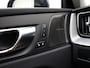 Volvo XC60 T8 455pk Plug-in hybrid AWD Ultra Dark / Panorama dak / Camera rondom / H&K audio / Stoelen met geheugen / Stoel/- en stuurverwarming /