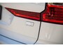 Volvo XC60 2.0 T6 Plug-in hybrid AWD Ultimate Dark | Head-up display | Harman/Kardon | Panoramisch schuif-/kantel dak | Adaptive cruise control | BLIS | Stoel/Stuurverwarming