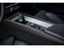 Volvo XC60 2.0 T6 Plug-in hybrid AWD Ultimate Dark | Head-up display | Harman/Kardon | Panoramisch schuif-/kantel dak | Adaptive cruise control | BLIS | Stoel/Stuurverwarming