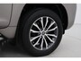 Toyota Land Cruiser 2.8 D-4D-F Executive Window Van | Panoramadak | Trekhaak | 3.500 kg | Stoelverwarming/-ventilatie | Leder | Dodehoek detectie | JBL | 360 camera | 19 inch