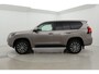 Toyota Land Cruiser 2.8 D-4D-F Executive Window Van | Panoramadak | Trekhaak | 3.500 kg | Stoelverwarming/-ventilatie | Leder | Dodehoek detectie | JBL | 360 camera | 19 inch