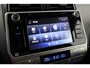 Toyota Land Cruiser 2.8 D-4D-F Executive Window Van | Panoramadak | Trekhaak | 3.500 kg | Stoelverwarming/-ventilatie | Leder | Dodehoek detectie | JBL | 360 camera | 19 inch