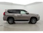 Toyota Land Cruiser 2.8 D-4D-F Executive Window Van | Panoramadak | Trekhaak | 3.500 kg | Stoelverwarming/-ventilatie | Leder | Dodehoek detectie | JBL | 360 camera | 19 inch