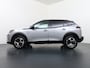 Peugeot 2008 SUV GT Hybrid 136 pk Automaat | Navigatie via Apple Carplay/Android Auto | Achteruitrijcamera | Parkeersensoren Voor en Achter | Sportstoelen | Full-LED Koplampen | Keyless Entry/Start | Adaptieve Cruise Control | 17" Lichtmetalen Velgen |