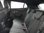 Peugeot 2008 SUV GT Hybrid 136 pk Automaat | Navigatie via Apple Carplay/Android Auto | Achteruitrijcamera | Parkeersensoren Voor en Achter | Sportstoelen | Full-LED Koplampen | Keyless Entry/Start | Adaptieve Cruise Control | 17" Lichtmetalen Velgen |