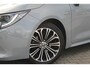 Toyota Corolla Touring Sports 1.8 Hybrid Executive | incl. 12 maanden garantie | Dodehoek detectie | Camera | Stoelverwarming | Navigatie | Sportstoelen | Zwarte hemel | LED | DAB+ | Draadloze telefoonlader | Climate control | 17" lmv | Parkeersensoren V+A | Head up display | Isofix | Adaptieve cruise control |
