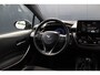 Toyota Corolla Touring Sports 1.8 Hybrid Executive | incl. 12 maanden garantie | Dodehoek detectie | Camera | Stoelverwarming | Navigatie | Sportstoelen | Zwarte hemel | LED | DAB+ | Draadloze telefoonlader | Climate control | 17" lmv | Parkeersensoren V+A | Head up display | Isofix | Adaptieve cruise control |