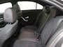 Mercedes-Benz A-klasse 250 e Business Solution AMG Panoramadak - Nightpakket - 19 Inch - Achteruitrij Camera - Stoelverwarming