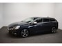 Volvo V60 T3 150pk AUT6 R-Design Trekhaak 1600kg/ Navi/ Cruise/ Donker glas