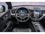 Volvo XC60 T6 Recharge AWD Plus Black Edition Long Range | 360° Camera | Elektr. Panoramadak | 22" LM velgen | Verwarmbare voorruit | Google Maps navigatie