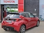 Toyota Yaris 1.5 HYBRID EXECUTIVE AFN-TREKHAAK HEAD-UP HALF-LEDER/STOELVERW. 17"LM-VELGEN LED-PAKKET PARK-SENSOREN