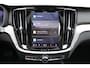 Volvo V60 T6 AWD AUT8 350PK Ultra Bright | Demo Deal | Bowers & Wilkins audiosysteem | 360 graden camera | 19" Lichtmetalen velgen | Panoramisch schuif-/kanteldak | Lederbekleed Dashboard | Stoelverwarming | Stuurwielverwarming | Elektrisch Bedienbare Voorstoelen met Geheugenfunctie |