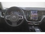 Volvo XC60 T8 AWD Ultra Dark | Luchtvering | Premium Harman/Kardon Audio | Stoel/Stuurverwarming | Achterbank verwarmd | 21" Velgen | Semi Elektr. Trekhaak | Panoramisch Schuif-Kanteldak |