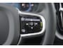 Volvo XC60 T8 AWD Ultra Dark | Luchtvering | Premium Harman/Kardon Audio | Stoel/Stuurverwarming | Achterbank verwarmd | 21" Velgen | Semi Elektr. Trekhaak | Panoramisch Schuif-Kanteldak |