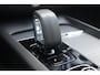 Volvo XC60 T8 AWD Ultra Dark | Luchtvering | Premium Harman/Kardon Audio | Stoel/Stuurverwarming | Achterbank verwarmd | 21" Velgen | Semi Elektr. Trekhaak | Panoramisch Schuif-Kanteldak |