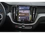 Volvo XC60 T8 AWD Ultra Dark | Luchtvering | Premium Harman/Kardon Audio | Stoel/Stuurverwarming | Achterbank verwarmd | 21" Velgen | Semi Elektr. Trekhaak | Panoramisch Schuif-Kanteldak |
