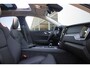 Volvo XC60 T8 AWD Ultra Dark | Luchtvering | Premium Harman/Kardon Audio | Stoel/Stuurverwarming | Achterbank verwarmd | 21" Velgen | Semi Elektr. Trekhaak | Panoramisch Schuif-Kanteldak |