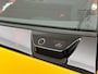MG Cyberster MG Trophy Extended Range 77kWh | Showroommodel | 507 KM Bereik WLTP  | Zwarte Kap | Rood Leder | Inca Yellow