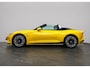 MG Cyberster MG Trophy Extended Range 77kWh | Showroommodel | 507 KM Bereik WLTP  | Zwarte Kap | Rood Leder | Inca Yellow