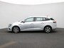 Renault Megane Estate TCe 140 Equilibre | Easy Link multimediasysteem met Apple CarPlay & Android Auto | Climate Control | Pack Style = lichtmetalen velgen + dakrails | Metaalkleur | Parkeersensoren v+a |