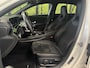 Mercedes-Benz A-klasse 180 Business Solution AMG | Cruise Control | Achteruitrijcamera | Parkeersensoren | Navigatie | Apple Carplay | Keyless Go | Stoelverwarming |