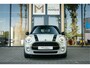 MINI Cooper 3-Deurs Aut. | Chili Business | Sportstoelen | 17" LM Velgen | LED | Climate Control | Cruise Control | Dealeronderhouden |