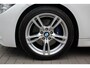 BMW 3-Serie Touring 318i M Sport Edition Aut. - NAVI GROOT - ADAP LED - PDC+CAMERA - ELEK KOFFERKLEP - DEALER OH - PERFECT!
