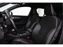 Volvo XC40 1.5 T3 R-Design | Stoel & stuurverwarming | Trekhaak | Camera | Navigatie | Achterbankverwarming | Leder/Alcantara | Full LED