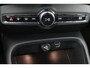 Volvo XC40 1.5 T3 R-Design | Stoel & stuurverwarming | Trekhaak | Camera | Navigatie | Achterbankverwarming | Leder/Alcantara | Full LED
