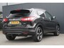 Nissan Qashqai 1.5 dCi Connect Edition | Trekhaak | Panorama dak | Parkeersensoren V/A | Cruise control | Navigatie | 360° camera | DAB | Lichtmetalen velgen 18"