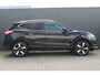Nissan Qashqai 1.5 dCi Connect Edition | Trekhaak | Panorama dak | Parkeersensoren V/A | Cruise control | Navigatie | 360° camera | DAB | Lichtmetalen velgen 18"