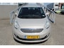 Kia Venga 1.4 CVVT Seven Airco/Cruise control/Navigatie/Achteruitrijcamera/Trekhaak/Multifunctioneel stuurwiel/Spraakbediening/Bluetooth/Elektrische ramen/Elektrisch verstelbare spiegels.