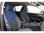 Lynk & Co 01 1.5 | Panorama dak | 360' Camera | Elektrische kofferbak | Bestuurdersstoel elektrisch verstelbaar met geheugen | Parkeersensoren V+A | Navigatie | Climate controle | Stoelverwarming | Digital cockpit | Adaptive cruise | Apple CarPlay/Android auto | Keyless Go | 20 Inch LMV |