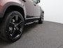 Land Rover Defender 110 2.0 P300e 110 Sedona Edition | Elektrische trekhaak | Urban achterspoiler | Spatlappen | Cold Climate Pack | Sedona Red Pack
