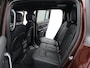 Land Rover Defender 110 2.0 P300e 110 Sedona Edition | Elektrische trekhaak | Urban achterspoiler | Spatlappen | Cold Climate Pack | Sedona Red Pack