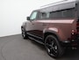 Land Rover Defender 110 2.0 P300e 110 Sedona Edition | Elektrische trekhaak | Urban achterspoiler | Spatlappen | Cold Climate Pack | Sedona Red Pack