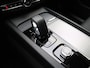 Volvo XC60 T6 350pk AWD Plus Dark / Luchtvering / 360 Camera / Harman&Kardon / 21'' / Panoramadak / Elektr. Stoelen / Full-LED / El. Trekhaak / Getint glas /
