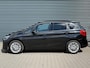 BMW 2-Serie Active Tourer 225xe iPerformance Sport Sport Plug in Hybrid | PHEV | Adaptive Cruise | Head-up Display | Carplay | LED | Stoelverwarming | Camera |