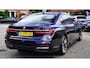 BMW 7-Serie M760Li xDrive High Executive | Massage | TV | Koelbox | HuD | BMW Drive Assisted | 360 cam | Stoelkoeling | Bowers |