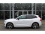 Volvo XC60 Recharge T6 AWD R-Design | Schuif/kanteldak | Blis | 21" LMV | Camera | Draadloze telefoonlader \ Styling kit