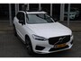 Volvo XC60 Recharge T6 AWD R-Design | Schuif/kanteldak | Blis | 21" LMV | Camera | Draadloze telefoonlader \ Styling kit