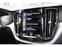 Volvo XC60 Recharge T6 AWD R-Design | Schuif/kanteldak | Blis | 21" LMV | Camera | Draadloze telefoonlader \ Styling kit