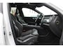 Volvo XC60 Recharge T6 AWD R-Design | Schuif/kanteldak | Blis | 21" LMV | Camera | Draadloze telefoonlader \ Styling kit