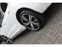 Volvo XC60 Recharge T6 AWD R-Design | Schuif/kanteldak | Blis | 21" LMV | Camera | Draadloze telefoonlader \ Styling kit