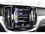 Volvo XC60 Recharge T6 AWD R-Design | Schuif/kanteldak | Blis | 21" LMV | Camera | Draadloze telefoonlader \ Styling kit