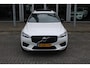 Volvo XC60 Recharge T6 AWD R-Design | Schuif/kanteldak | Blis | 21" LMV | Camera | Draadloze telefoonlader \ Styling kit